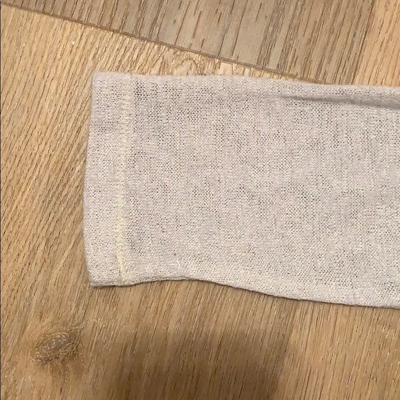 Abercrombie & Fitch - Picture 9 of 10